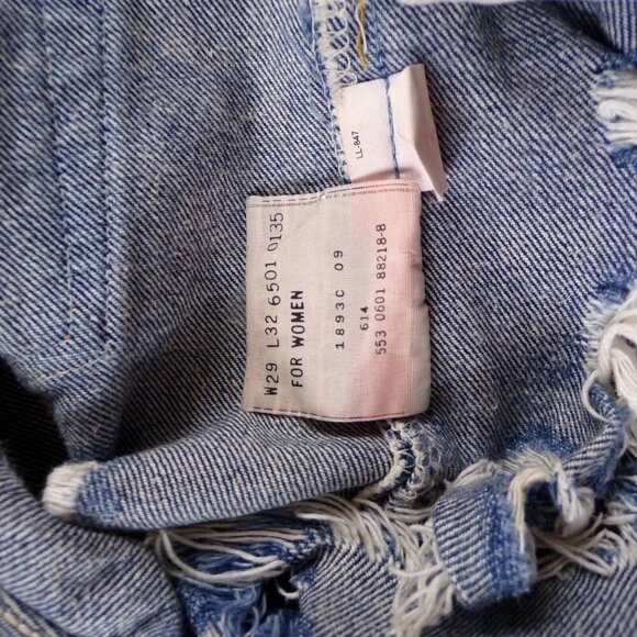 Levi's Vintage ( 1993-2003) 501 Shorts Size 8/29 Distressed Cut Offs #215 - Picture 6 of 6